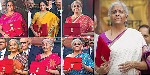 நாடாளுமன்றத்தில் நேற்று பட்ஜெட்டைத் தாக்கல் செய்ய வருகிறார் மத்திய நிதியமைச்சர் நிர்மலா சீதாராமன். இதன்மூலம் முன்னாள் பிரதமர் மொரார்ஜி தேசாய்க்குப் பிறகு தொடர்ச்சியாக 7 முறை பட்ஜெட்டைத் தாக்கல் செய்த பெருமையை அவர் பெற்றுள்ளார். 7 ஆண்டுகளாக பட்ஜெட்டைத் தாக்கல் செய்ய வந்த மத்திய அமைச்சர் நிர்மலா சீதாராமனின் தோற்றங்கள். படம்: பிடிஐ