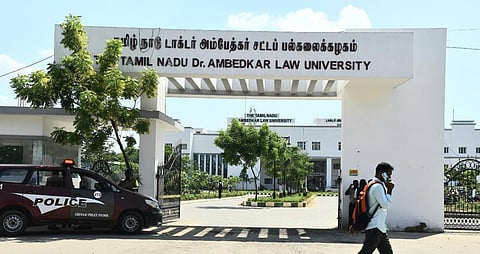 3 ஆண்டு சட்டப் படிப்புகளுக்கான மாணவர் சேர்க்கை: விண்ணப்பிக்கும் கால அவகாசம் நீட்டிப்பு