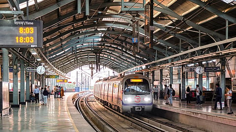 ரீல்ஸ் வீடியோ பதிவு செய்த 1,600 பயணிகளுக்கு அபராதம்: டெல்லி மெட்ரோ நடவடிக்கை