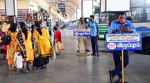வார இறுதி நாட்கள்: சென்னை உள்ளிட்ட இடங்களில் இருந்து 880 சிறப்பு பேருந்துகள் இயக்க ஏற்பாடு