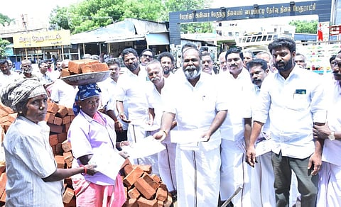 “மக்களவையில் மவுனம் காத்துவிட்டு போராட்டம் நடத்துவதா?” - திமுக கூட்டணிக்கு ஆர்.பி.உதயகுமார் கேள்வி