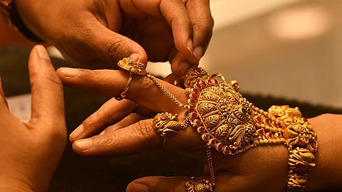 தங்கம் விலை தொடர் சரிவு: 2 நாட்களில் பவுனுக்கு ரூ.1000-க்கும் மேல் குறைந்தது