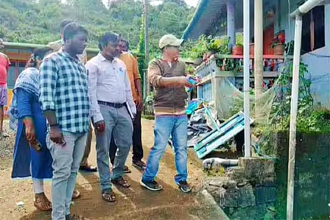 கூடலூர் கோக்கால் அருகே நிலம், வீடுகளில் விரிசல்: மத்திய புவியியல் துறையினர் ஆய்வு