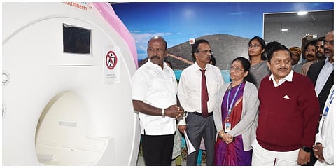 உதகை அரசு மருத்துவக் கல்லூரி மருத்துவமனையில் அமைச்சர்கள் மா.சுப்பிரமணியன், கா.ராமச்சந்திரன், ஆகியோர் ஆய்வு செய்தனர்