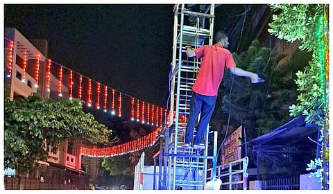 கேபிள்கள் அகற்றும் பணி