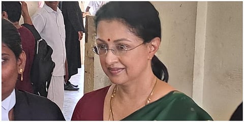 ராமநாதபுரம் நீதிமன்றத்துக்கு வந்த நடிகை கவுதமி.