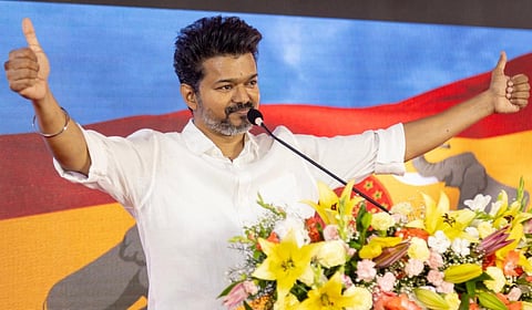 “மதச்சார்பின்மை, சமூக நீதிப் பாதையில் பயணித்து...” - விஜய் தலைமையில் தவெக தொண்டர்கள் உறுதிமொழி