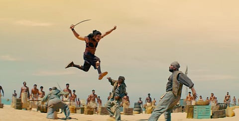 டோவினோ தாமஸின் ‘ஏஆர்எம்’ ட்ரெய்லர் எப்படி? | ஈர்க்கும் பிரமாண்ட காட்சிகள்!