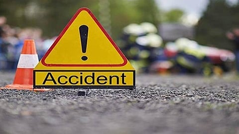 தென்காசி அருகே ஆட்டோ கவிழ்ந்த விபத்தில் கூலி வேலைக்குச் சென்ற 3 பெண்கள் உயிரிழப்பு