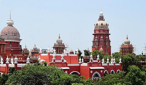 கள்ளச்சாராய வழக்கில் விசாரணை முடிந்துள்ளதால் சிபிஐ-க்கு மாற்ற தேவையில்லை: நீதிமன்றத்தில் தமிழக அரசு வாதம்