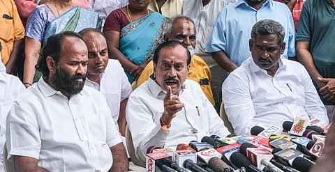 படம்: ர.செல்வமுத்துகுமார்.