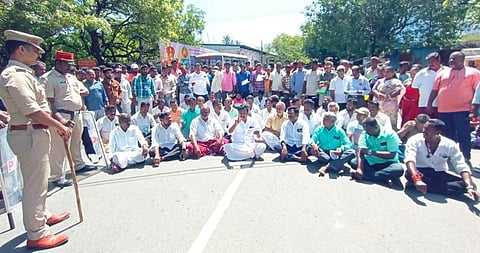 பாண்டி மெரினாவுக்கு எதிர்ப்பு: புதுவை ரயில் நிலையம் அருகே மீனவர்கள் 3 மணி நேரம் மறியல்