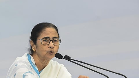‘கடைசி முயற்சி’ - கொல்கத்தாவில் போராட்டம் நடத்தும் மருத்துவர்களுடன் முதல்வர் மம்தா சந்திப்பு