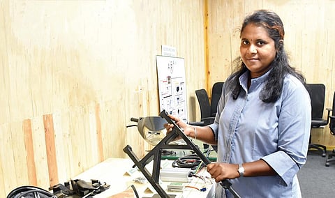 ஆட்டோமொபைல் துறையில் தடம்பதிக்கும் சிவசங்கரி