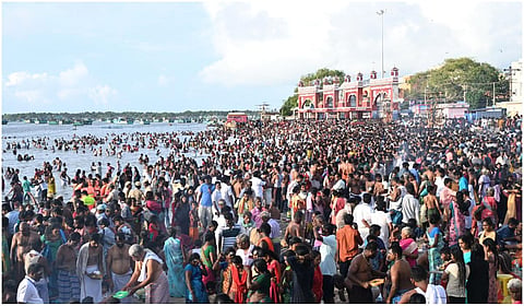 புனித நீராடல்