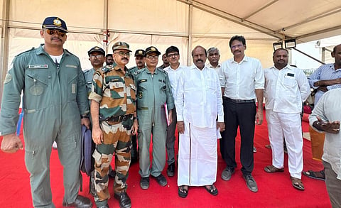 சென்னை மெரினாவில் விமான சாகச நிகழ்ச்சி: போக்குவரத்து நெரிசலை தடுக்க போலீஸுக்கு அமைச்சர் அறிவுரை
