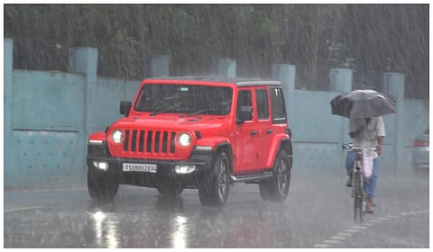 தமிழகத்தில் நாளை 5 மாவட்டங்களில் கனமழை பெய்ய வாய்ப்பு: வானிலை ஆய்வு மையம்