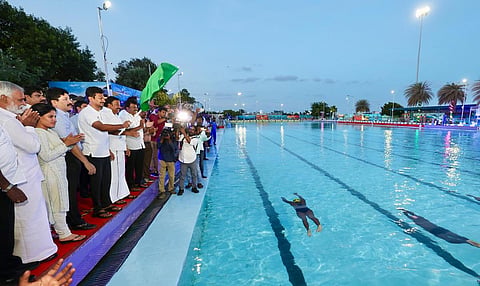 சென்னையில் ரூ.1 கோடியே 37 லட்சத்தில் புதுப்பிக்கப்பட்ட மெரினா நீச்சல் குளம்: உதயநிதி ஸ்டாலின் திறந்துவைத்தார்