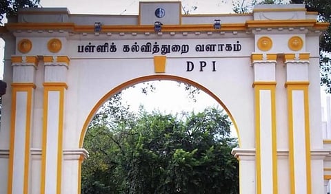 தமிழக அரசுப் பள்ளிகளில் நன்னெறி வகுப்புகள் நடப்பதை உறுதி செய்ய அதிகாரிகளுக்கு அறிவுறுத்தல்