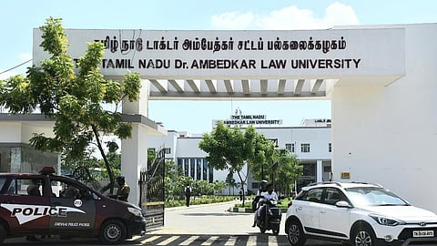 தனியார் சட்டக் கல்லூரிகளில் எல்எல்பி படிப்பில் சேர அக்.23 வரை சான்றிதழ் சமர்ப்பிக்கலாம்