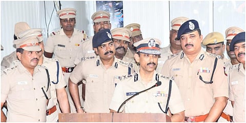 மாம்பலம் காவல் நிலையத்தில் சிறப்பு கட்டுப்பாட்டு அறையைத் திறந்து வைத்த காவல் ஆணையர் அருண் செய்தியாளர்களைச் சந்தித்தார்.