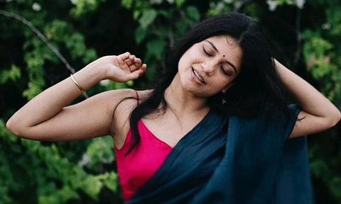 அழகில் தீர்த்தொரு சிலையழகே... அதிதி பாலன் அசத்தல் க்ளிக்ஸ்!