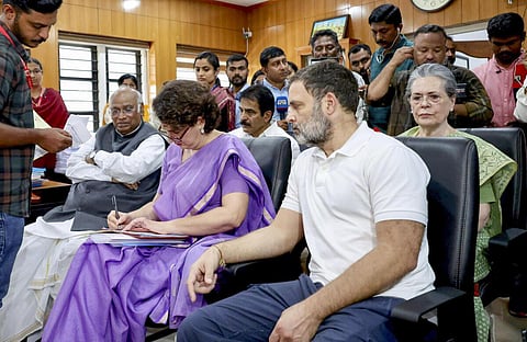 ‘ஏற்றுக்கொள்ள முடியாது’: பிரியங்கா மனுதாக்கல் குறித்த பாஜக குற்றச்சாட்டுக்கு காங். பதிலடி