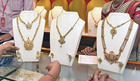 ஏழை, நடுத்தர மக்களுக்கு எட்டாக் கனியாக மாறிய தங்கம்!