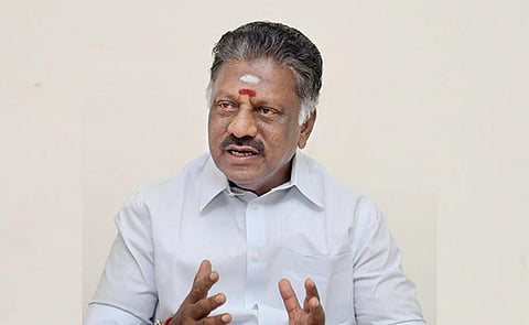 தீபாவளியை முன்னிட்டு தனியார் பேருந்துகளை எடுத்து இயக்கும் முடிவை அரசு கைவிட வேண்டும்: ஓபிஎஸ்
