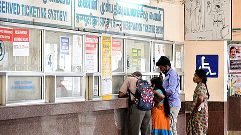 நெல்லை, குமரி, மதுரை, ஈரோடுக்கு தீபாவளி சிறப்பு ரயில் - முன்பதிவு தொடங்கியது