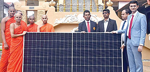 இந்திய அரசின் நிதி உதவியுடன் இலங்கையில் 5,000 வழிபாட்டு தலங்களுக்கு சூரிய சக்தி மின்சாரம்
