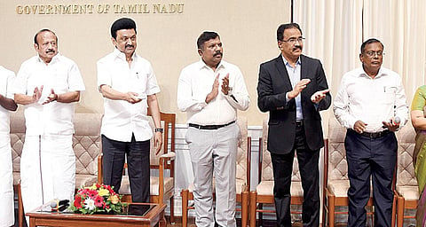 உயர்கல்வித் துறை சார்பில், ரூ.156 கோடியில் கட்டப்பட்டுள்ள பல்வேறு கட்டிடங்களை முதல்வர் மு.க.ஸ்டாலின் காணொலிக் காட்சி வாயிலாக திறந்து வைத்தார். உடன் அமைச்சர்கள் எம்.ஆர்.கே.பன்னீர்செல்வம், கே.ஆர்.பெரியகருப்பன், கோவி.செழியன், தலைமைச் செயலாளர் நா.முருகானந்தம் உள்ளிட்ட அரசு உயர் அலுவலர்கள்.