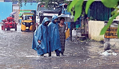 அண்ணா நகரில் ஒரு மணி நேரத்தில் 9 செ.மீ. பதிவு: சென்னையில் கொட்டி தீர்த்த கனமழை