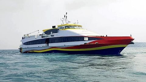 நாகையில் இருந்து இலங்கைக்கு இயக்கப்படும் பயணிகள் கப்பல்.