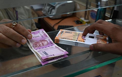 ரூ.6,970 கோடி மதிப்புள்ள ரூ.2,000 நோட்டுகள் இன்னும் வங்கிக்கு திருப்பி அளிக்கப்படவில்லை: ஆர்பிஐ