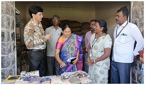 உணவுத் துறை செயலாளர் ராதாகிருஷ்ணன் ஆய்வு