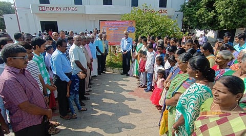 ராஜபாளையம் அருகே ராணுவ கிராம மக்களுக்கு இலவசமாக ‘அமரன்’ திரையிடல்