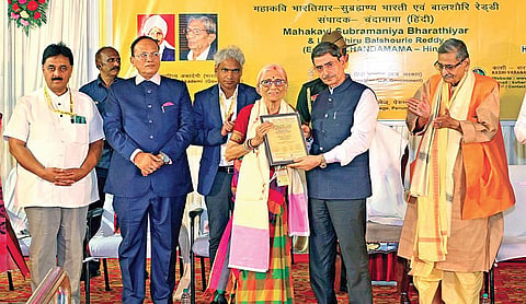 இந்தியை பரப்புவதுபோல தொன்மைமிக்க தமிழையும் பரப்ப வேண்டும்: ஆளுநர் ஆர்.என்.ரவி அழைப்பு