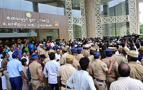 மருத்துவர்களுக்கு அதிகபட்ச பாதுகாப்பு: மருத்துவ சங்கங்களிடம் தமிழக அரசு உறுதி