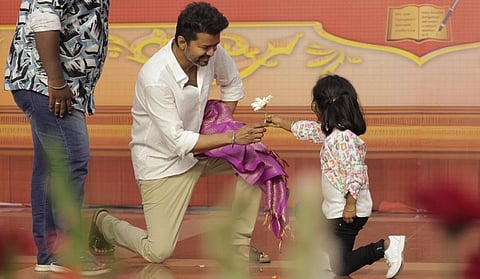“குழந்தைகளுக்கு அடிப்படை உரிமைகளுடன் கூடிய எதிர்காலத்தை உருவாக்கிட உறுதியேற்போம்” - விஜய் வாழ்த்து