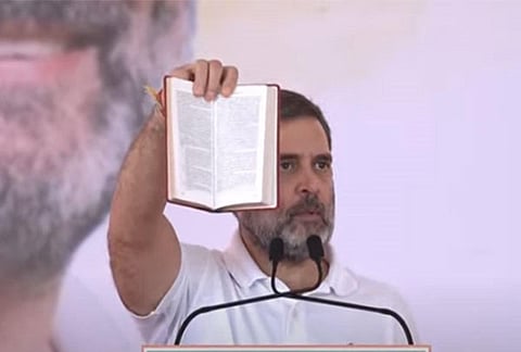 “அரசியலமைப்பு சட்டத்தை படிக்காததால் அது வெற்று புத்தகமாக தெரிகிறது” - மோடிக்கு ராகுல் பதிலடி