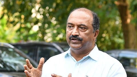 கேரளா நிதியமைச்சர் கே.என்.பாலகோபால்