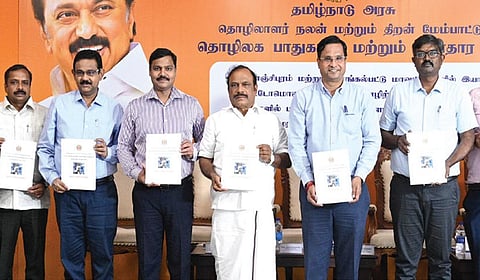 தொழிலாளரின் பாதுகாப்பை உறுதிசெய்ய வேண்டும்: அதிகாரிகளுக்கு அமைச்சர் சி.வி.கணேசன் அறிவுறுத்தல்