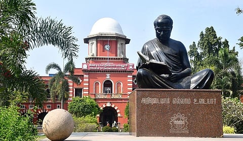 ஆசிரியர்கள் நியமனத்தில் அவுட்சோர்சிங் முறை இல்லை: அண்ணா பல்கலை. உறுதி