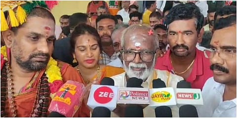 கும்பகோணம் அருகே இசையமைப்பாளர் கங்கை அமரன் செய்தியாளர்களைச் சந்தித்தார்.