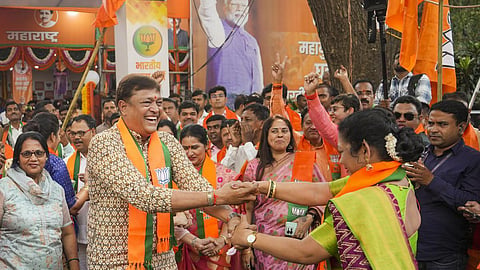 மகாராஷ்டிராவில் பாஜக கூட்டணியின் அமோக வெற்றி சாத்தியமானது எப்படி?