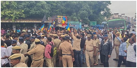 தமிழக முதல்வர் ஸ்டாலினைக் கண்டித்து ஆர்ப்பாட்டத்தில் ஈடுபட்ட பாமகவினரை போலீஸார் கைது செய்தனர்.