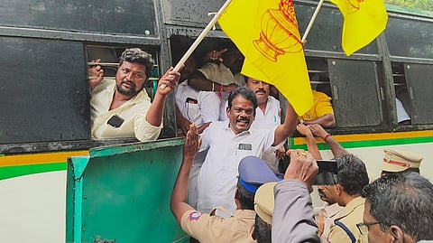 கைது செய்யப்பட்ட சிவகுமார் எம் எல் ஏ உள்ளிட்ட பாமகவினர்.