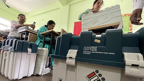 இவிஎம்-களுக்கு பதிலாக வாக்குச்சீட்டு முறை கோரிய மனு தள்ளுபடி: உச்ச நீதிமன்றம் கூறியது என்ன?