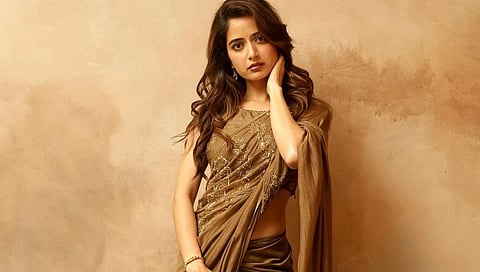 வாள் விழியால் வலை விரிக்கும் ஆஷிகா ரங்கநாத் க்ளிக்ஸ்!